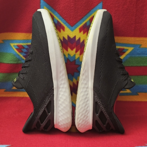 Kizik Athens Hands Free Athletic Sneakers Men's 9 Wide / Womens 10.5 Wide Black - Picture 6 of 13